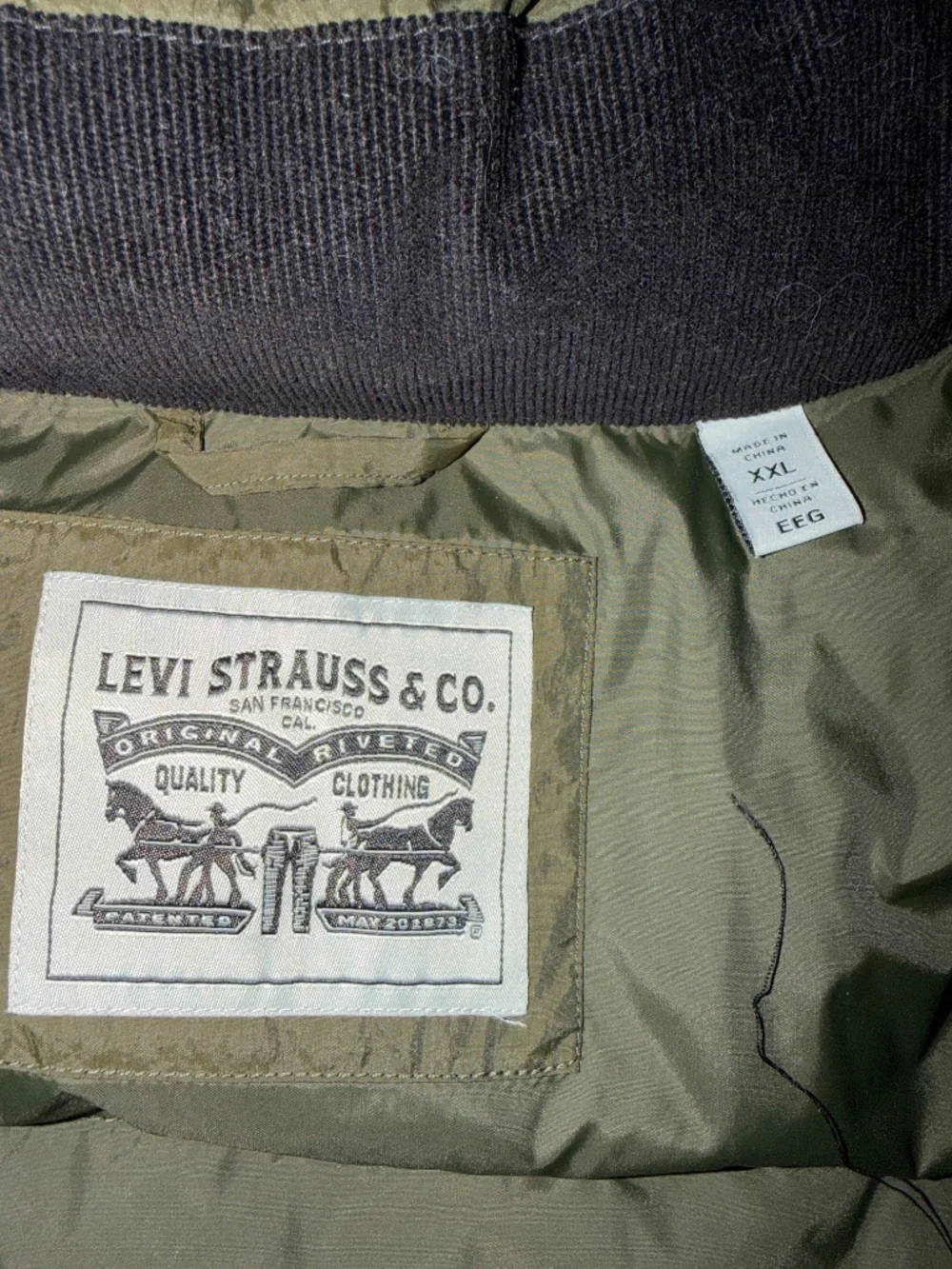 Army green Levi’s puffer coat